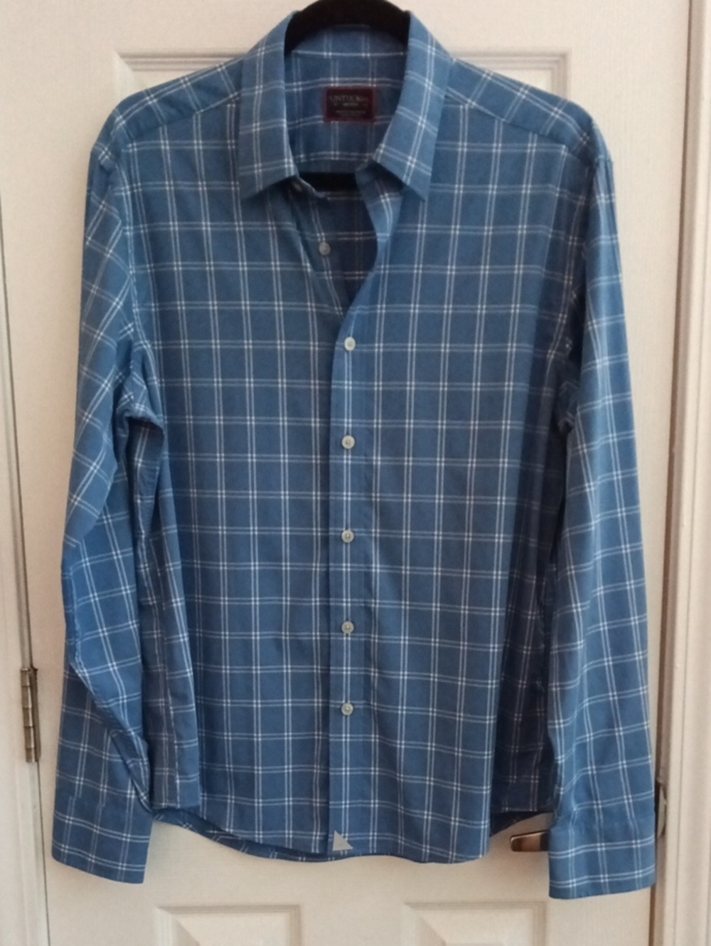 UNTUCKit Blue Long-Sleeve Plaid Button-Down W/Shorter Hem To Be Worn Untucked